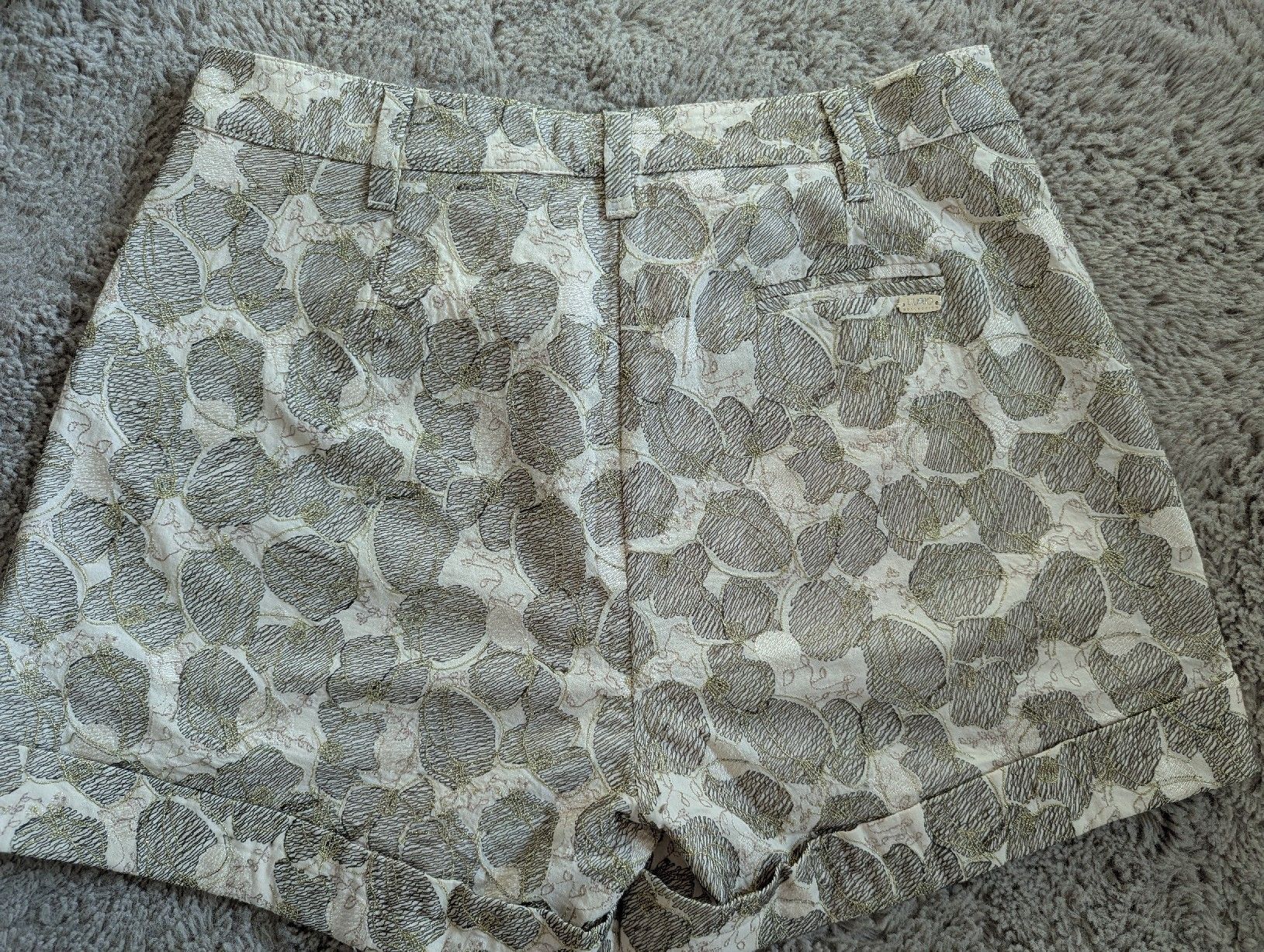 Liu Jo Pantaloni: short liu jo 40 – Usato da Montreux venduto da dem_gyt9 3