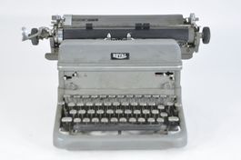 KMG Schreibmaschine Royal 1940er Jahre schwarz vintage