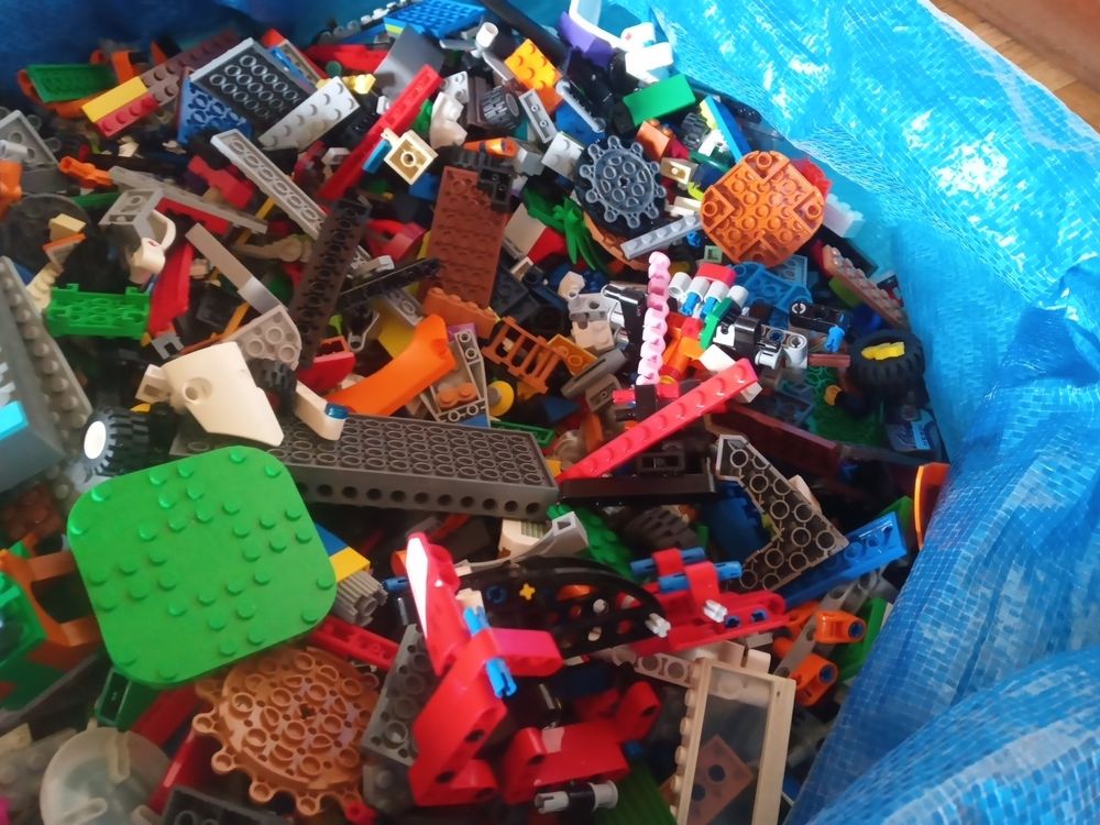 Lego Giocattoli: 4kg gemischte Lego – Usato da Prez-vers-Siviriez venduto da Monija70 4