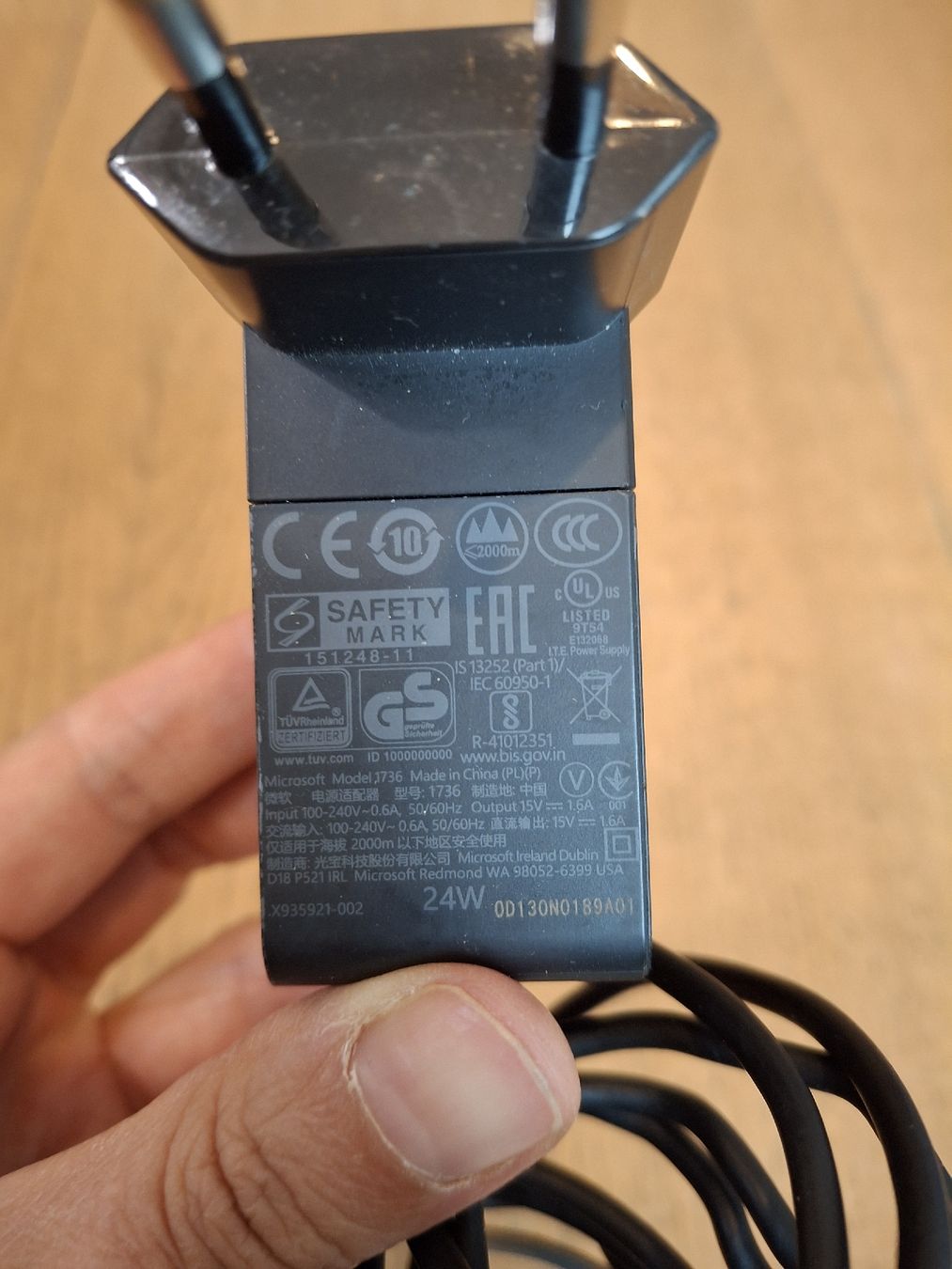 Caricabatterie: Microsoft Surface Netzteil 24W Modell 1736 Ladegerät  – Usato da Cham venduto da Girasol3 3