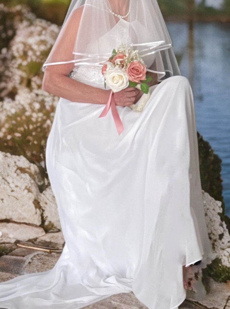 Vestiti: Neues Hochzeitskleid Gr.L – Nuovo (secondo la descrizione) da Trimbach venduto da Alessia75 3
