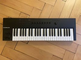 KOMPLETE kontrol A49 (midi keyboard)