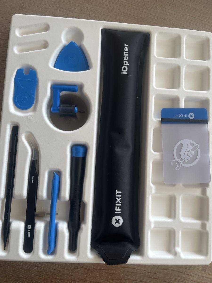 Microsoft Batteries: Ifixit Surface Pro 4 Battery/ Fix kit – Neuf avec emballage d'origine à Uster par Rubik 1