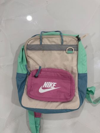 NIKE Kinderrucksack pastellfarbig für den Sommer top Zustand