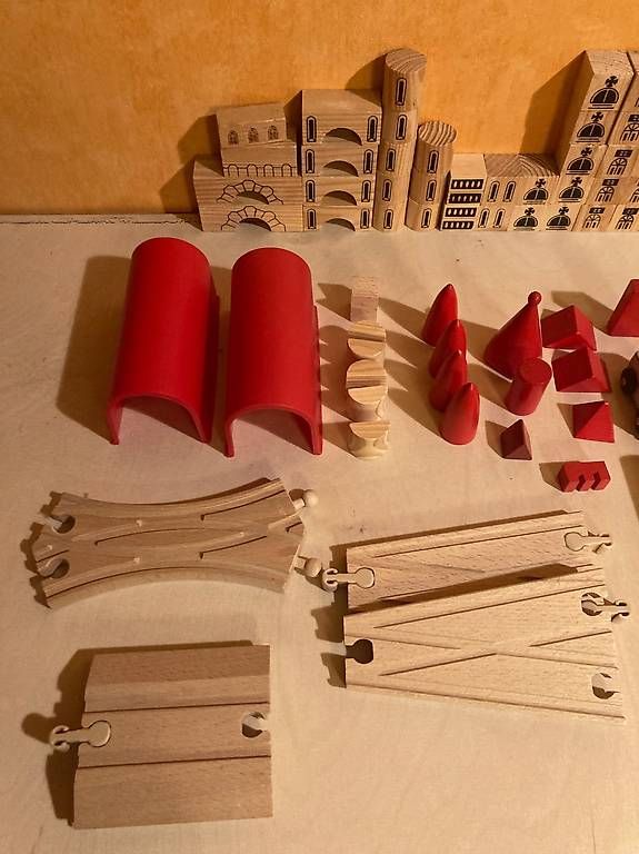 Kit di costruzioni: Grand circuit train en bois Ikéa avec accessoires – Usato da Belmont-sur-Yverdon venduto da Manu1112 1