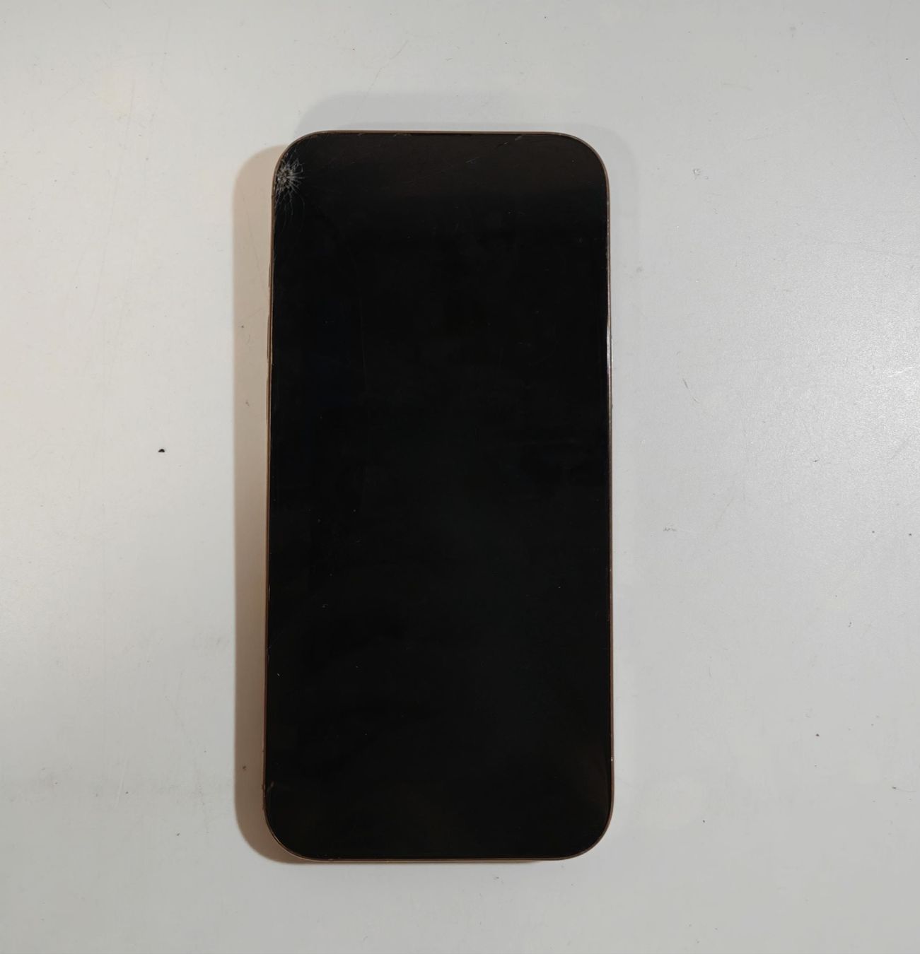 Apple Portables: iPhone 16 Pro Max – Défectueux à Ehrendingen par Rocky985 1