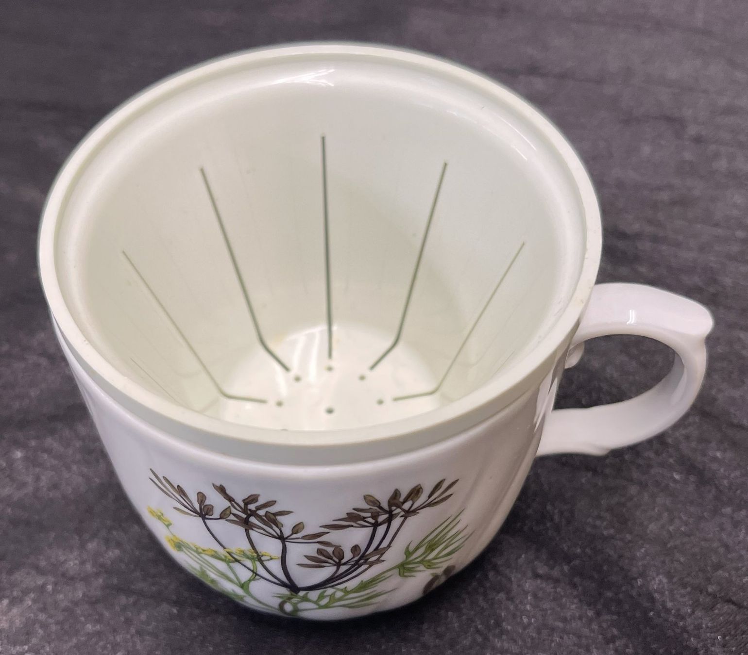 Tasses: Teetasse, Filter - H 8.5cm – D'occasion à Oftringen par Vucki 1