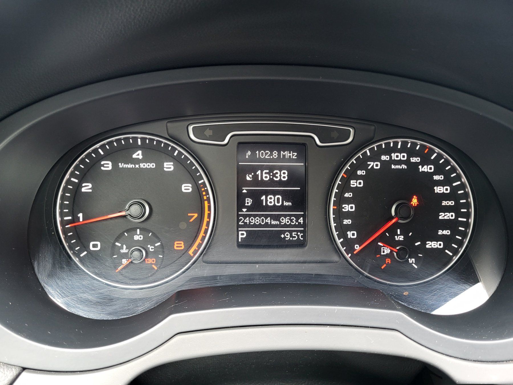 Audi Autos: Audi Q3 2.0 TFSI Quattro S-troniic (CK) – Gebraucht aus St. Gallen von CityAuktion 6