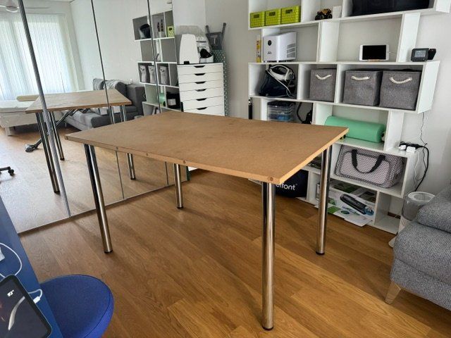 Tables: Arbeitstisch – D'occasion à Schneisingen par Franky_61