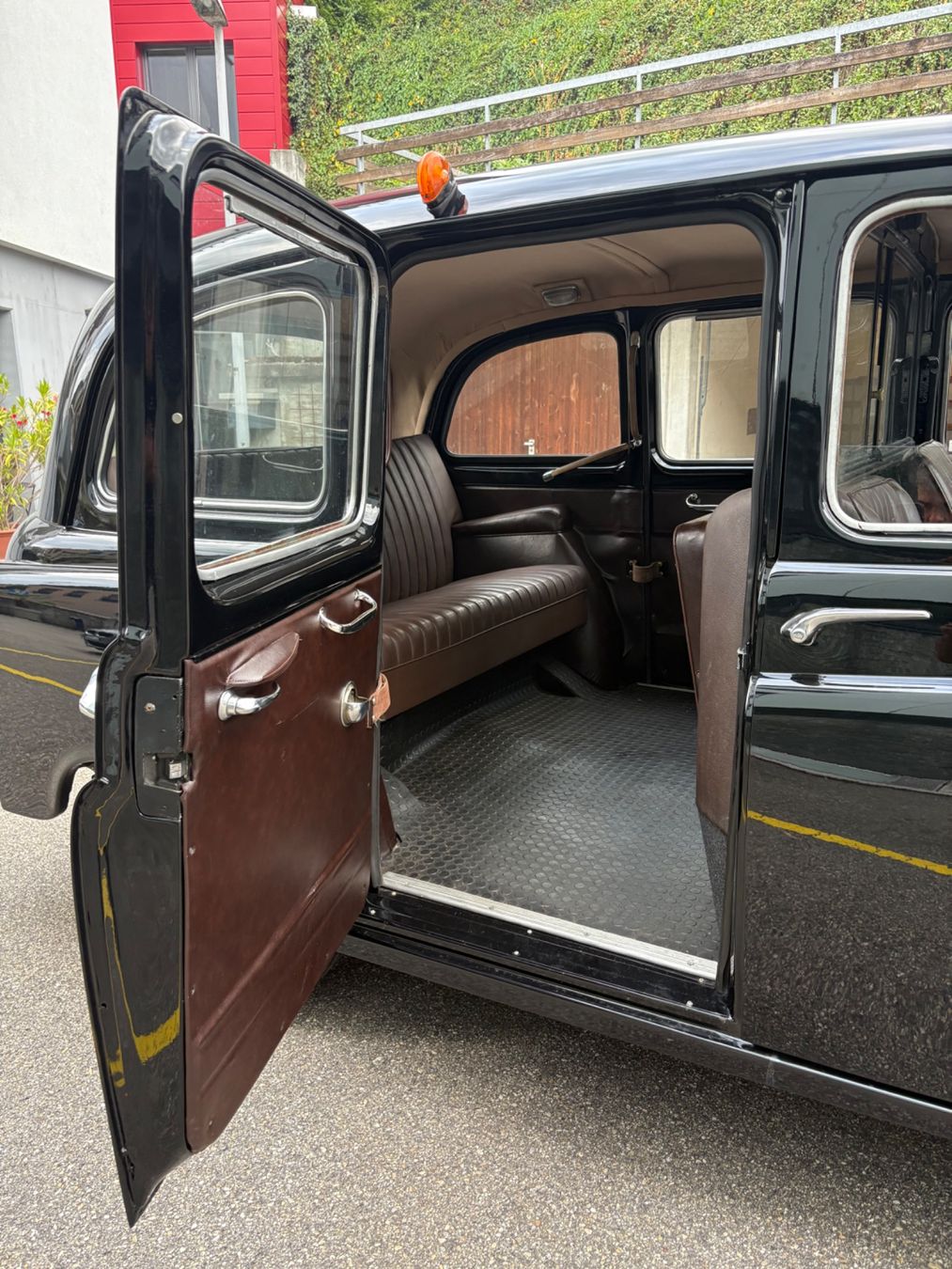 Austin Autos: Original London Taxi FX4 – Gebraucht aus Wolhusen von SilvanK. 4