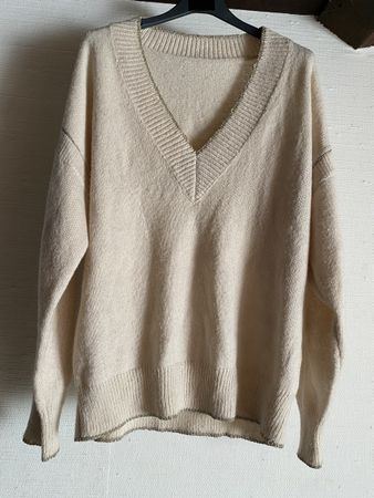 Pull en laine beige col V taille L