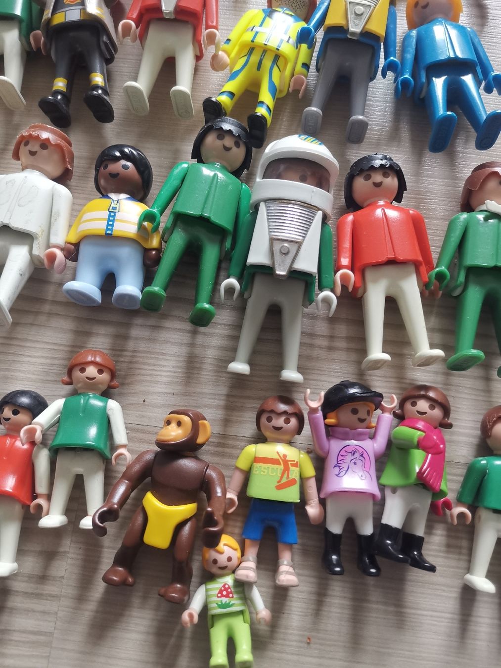 Playmobil Giocattoli: Playmobil Raumstation, Figuren usw. – Usato da Effretikon venduto da Superkarin7 7