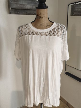 Damen T-Shirt weiss Grösse S/M Spitze guter Zustand