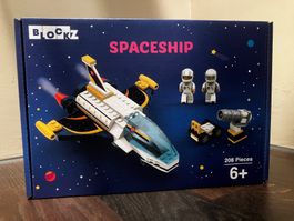 Raumschiff mit Zubehör aus lego-kompatiblen Steinen