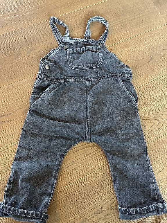 Lotti & Set di vestiti: Latzhosen 3er Set 98/104 – Usato da Starrkirch-Wil venduto da Mira114 2