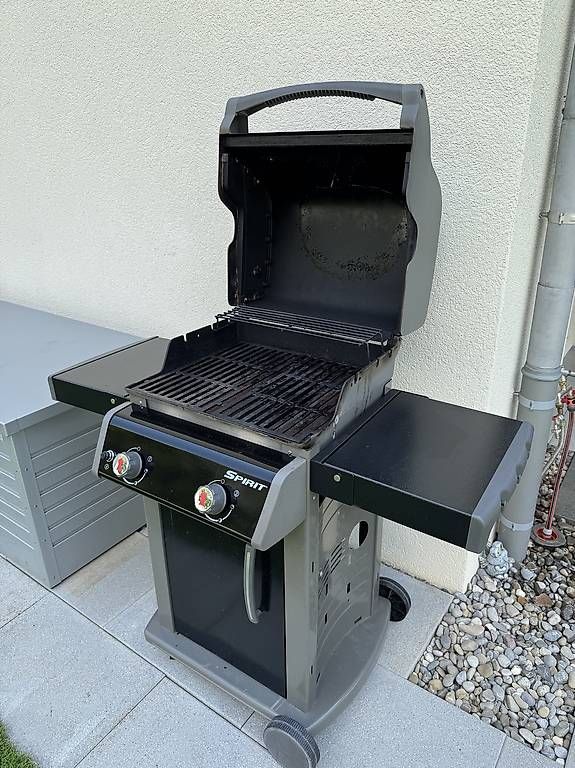 Griglie: Weber Spirit E210 Gasgrill | inkl. Originalabdeckung – Usato da Löhningen venduto da CrisBCros