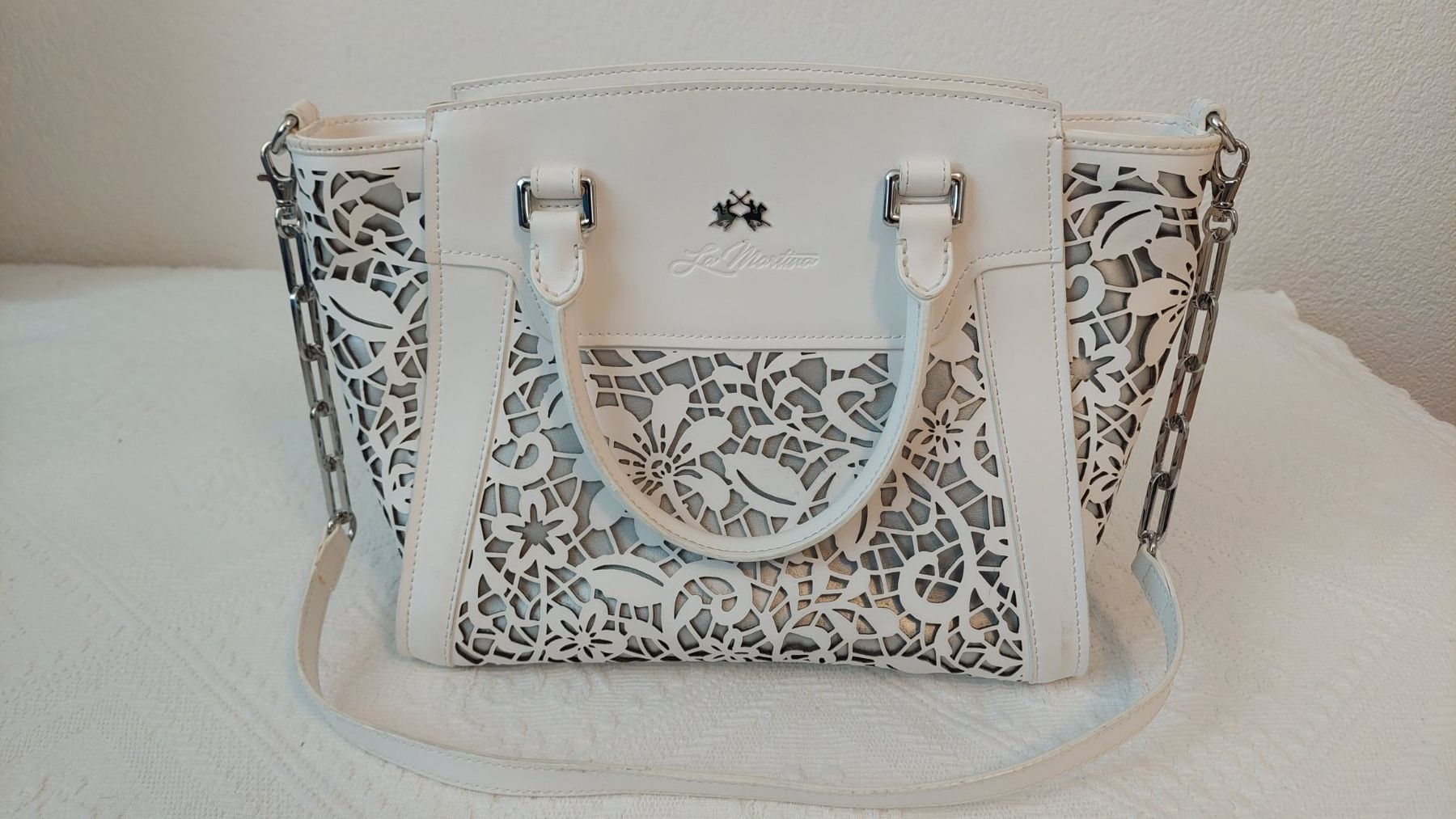 La Martina Taschen für Damen: LA MARTINA Handtasche weiss mit Lochmuster – Gebraucht aus Boll von Bolasi01