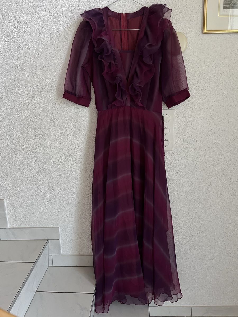 Vestiti: violetes Kleid – Usato da Jonschwil venduto da juliana_pluess