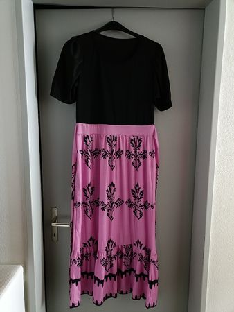 Sommerliches Maxikleid in Rosa/Schwarz, Grösse XL