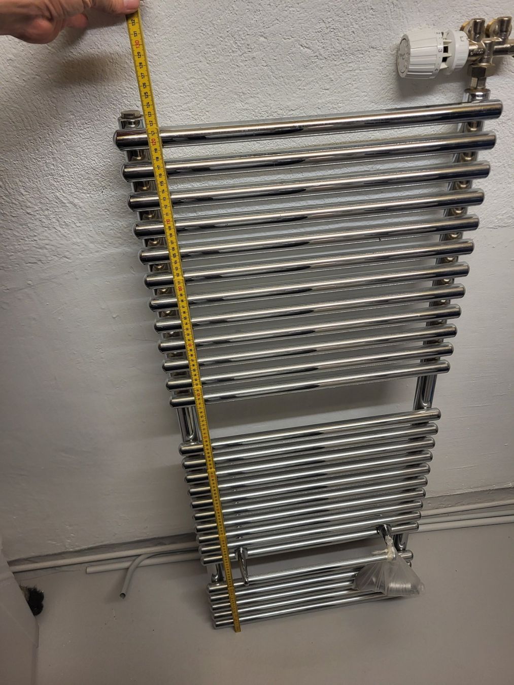 Radiatori: Bremo Handtuchradiator Typ LIMA 1251 verchromt – Usato da Niederuzwil venduto da langi501