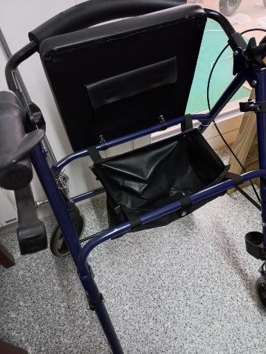 Ausili per la deambulazione: Rollator – Usato da Aetigkofen venduto da Aufraeumen01 1