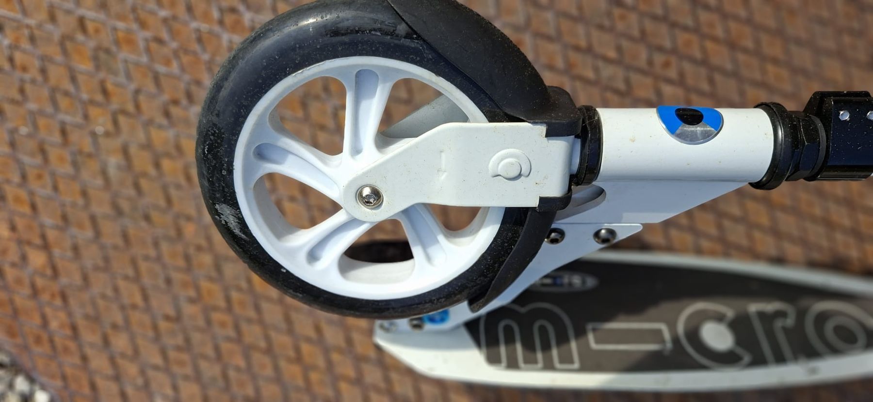 Micro Kickboard: Trotinette Micro White – D'occasion à Basel par sis_h6jg 2