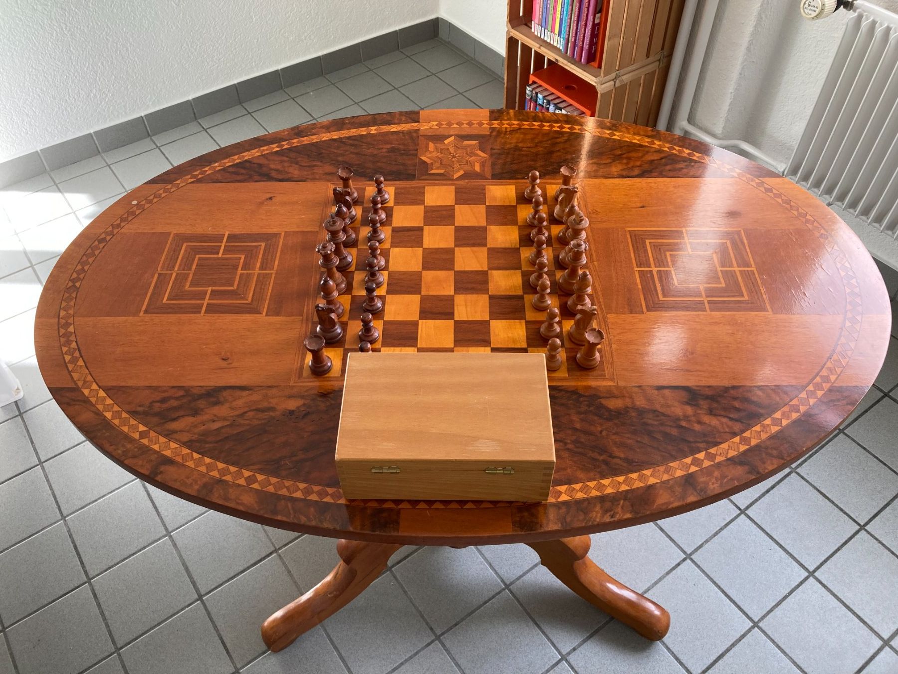 Tische: Sehr schöner Schachtisch, antik – Gebraucht aus Biel/Bienne von diagonals