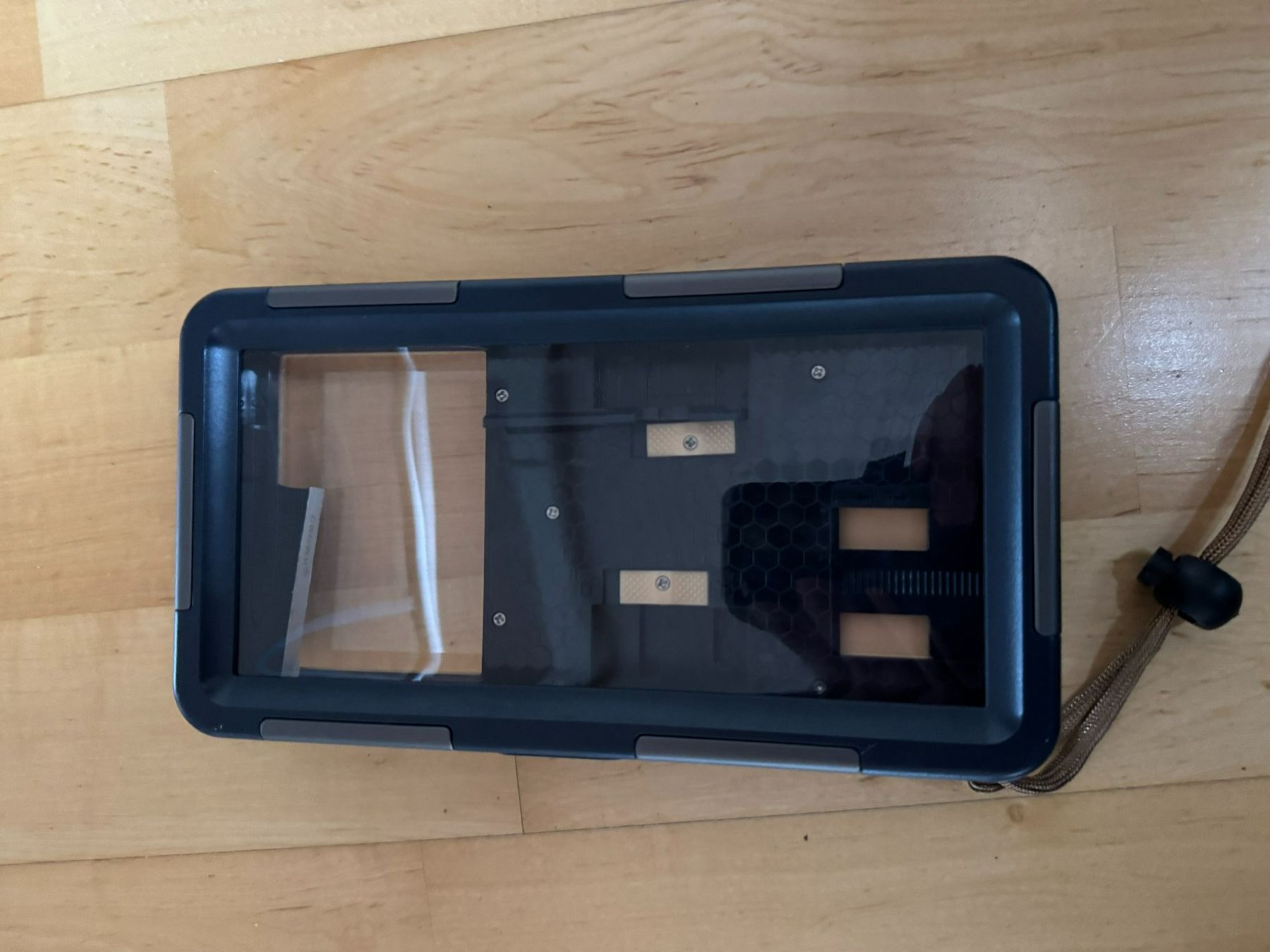 Lampade & Macchine fotografiche: SHELLBOX Universelle Smartphone Hülle – Usato da Jegenstorf venduto da Luethi55 2