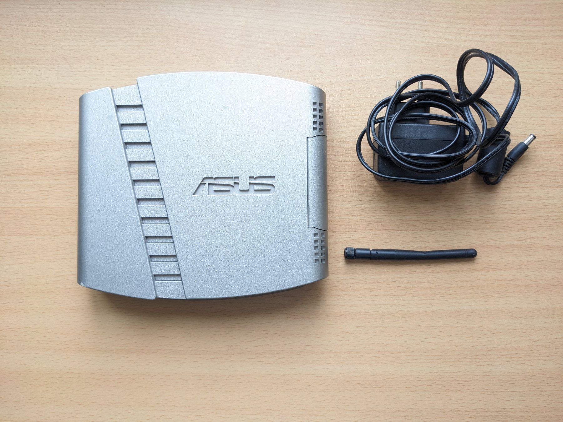 Asus Modem & Router: Router ASUS WL-500g mit Originalverpackung – Usato da Stetten AG venduto da Trexx75 3