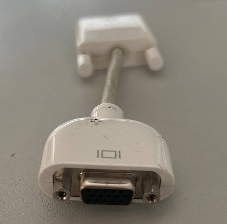 Laufwerke & Adapter: VGA zu DVI Adapter Apple – Gebraucht aus Gunzwil von mku_pv6y