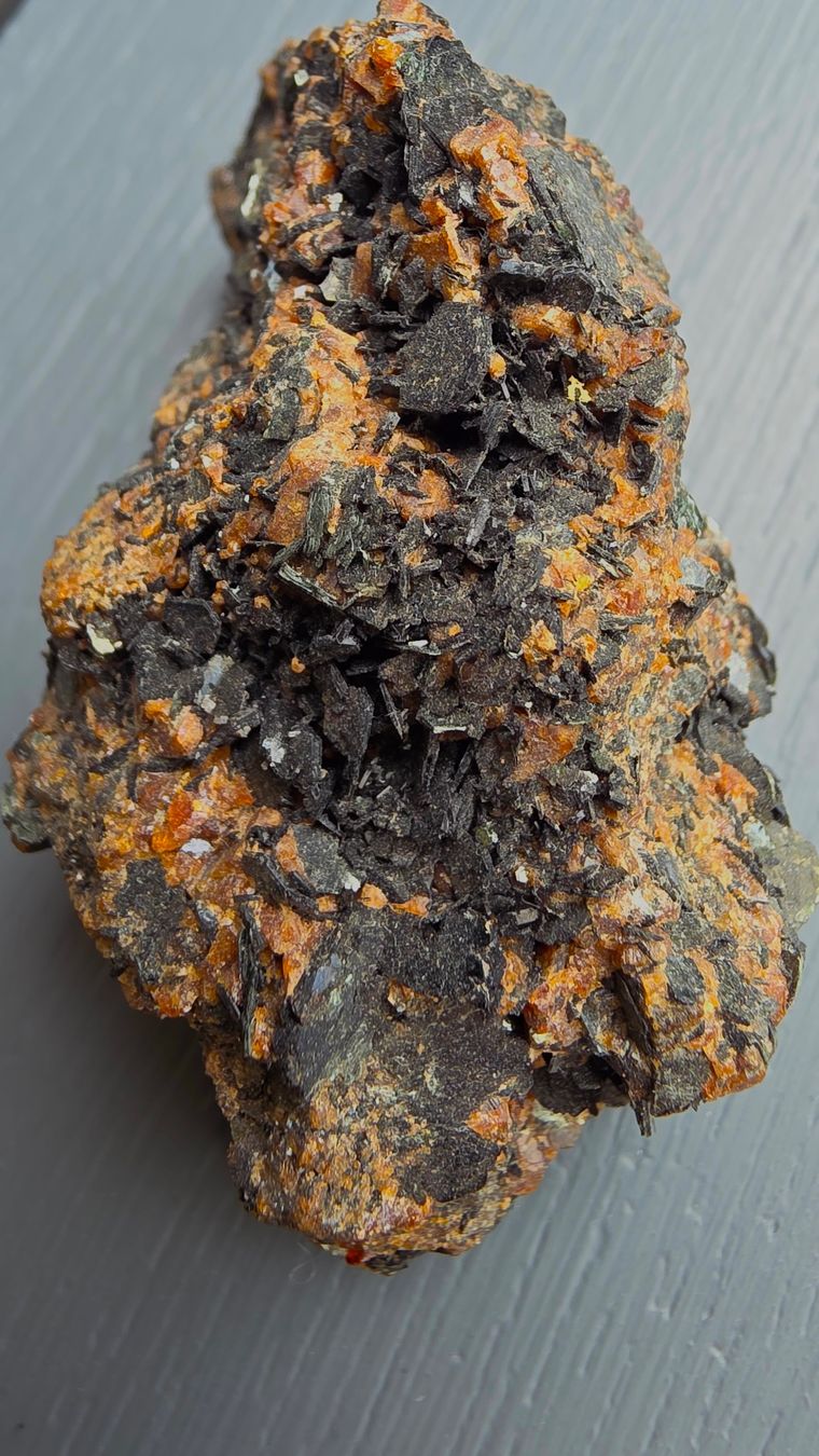 Mineralien & Heilsteine: Magnetite, Phlogopite & Garnet from Monte Somma Vesuvius – Gebraucht aus Figino von panshop 6