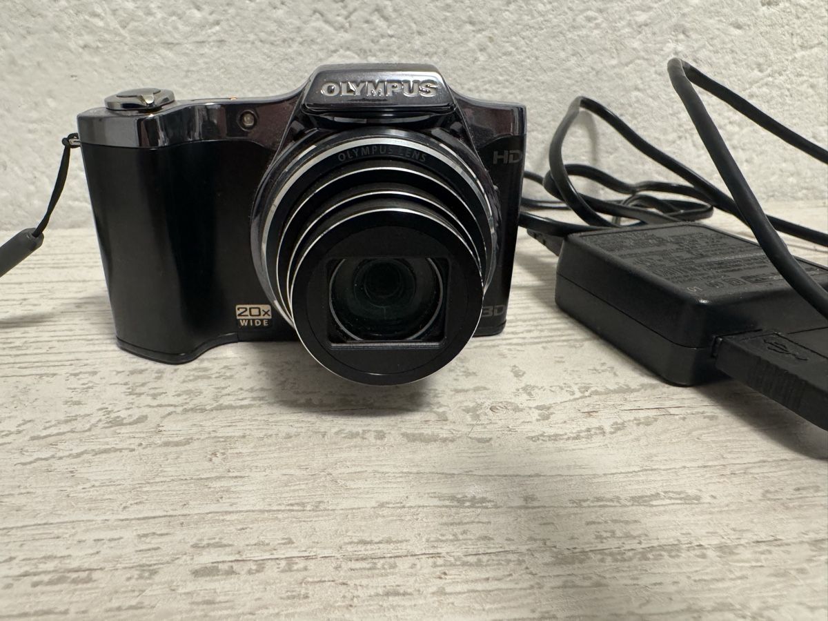 Olympus Fotocamera: Olympus sz-11 3D Digitalkamera – Usato da Zunzgen venduto da milesdavis76