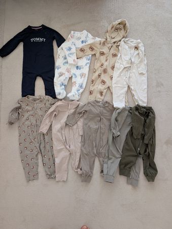 Baby Jumpsuit / Pyjama / Overall Paket Gr. 68-80 6-9M