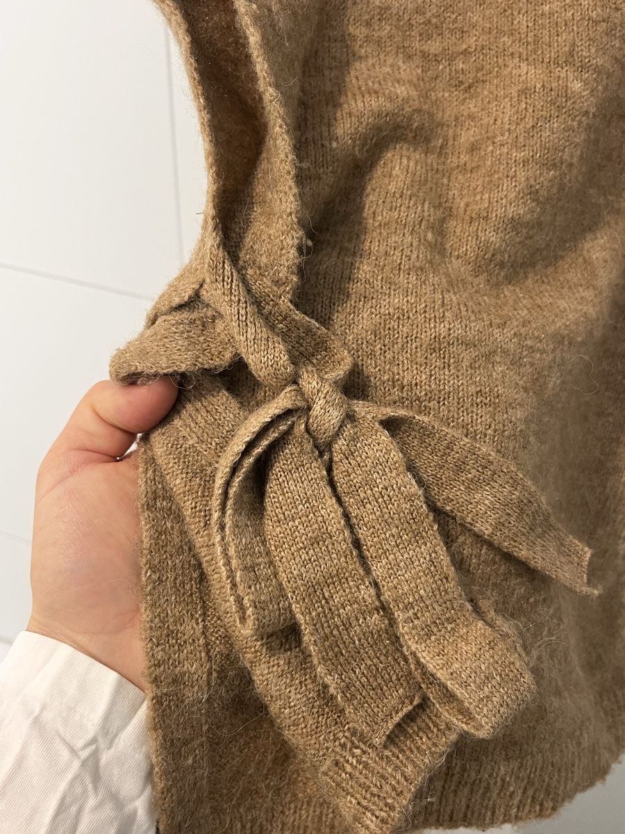 Mango Pullover & Sweatshirts: Ärmelloser Pullover – Gebraucht aus Erlenbach ZH von montecristo2 1