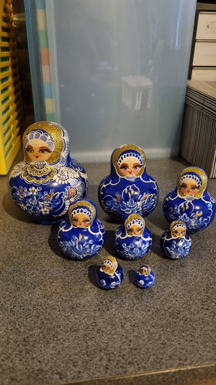 Figurines: poupée russe de 8 pièces – D'occasion à La Chaux-de-Fonds par mikilo1 1