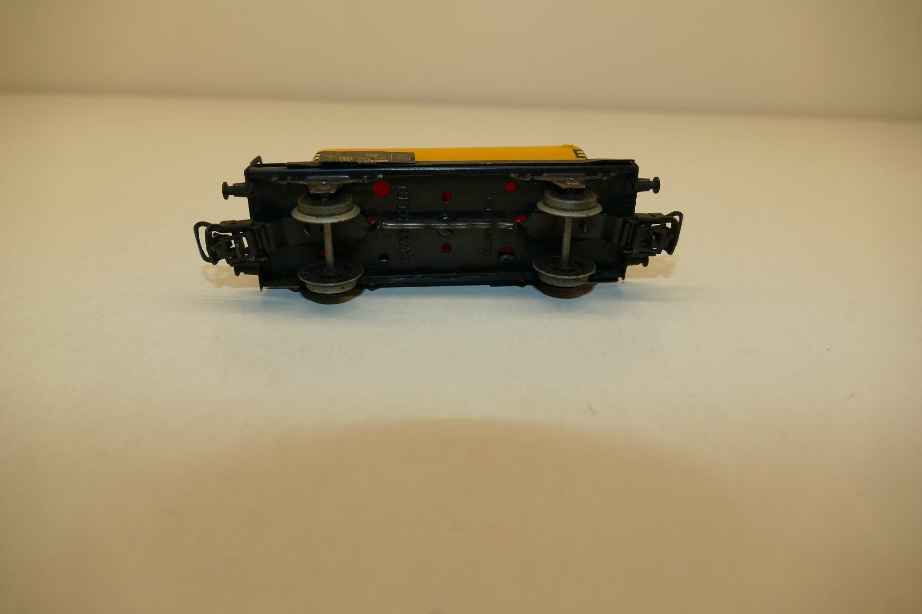 Märklin Modellini di ferrovie: Märklin H0: DB Kesselwagen Shell – Usato da Niederhasli venduto da rail-duerst 5