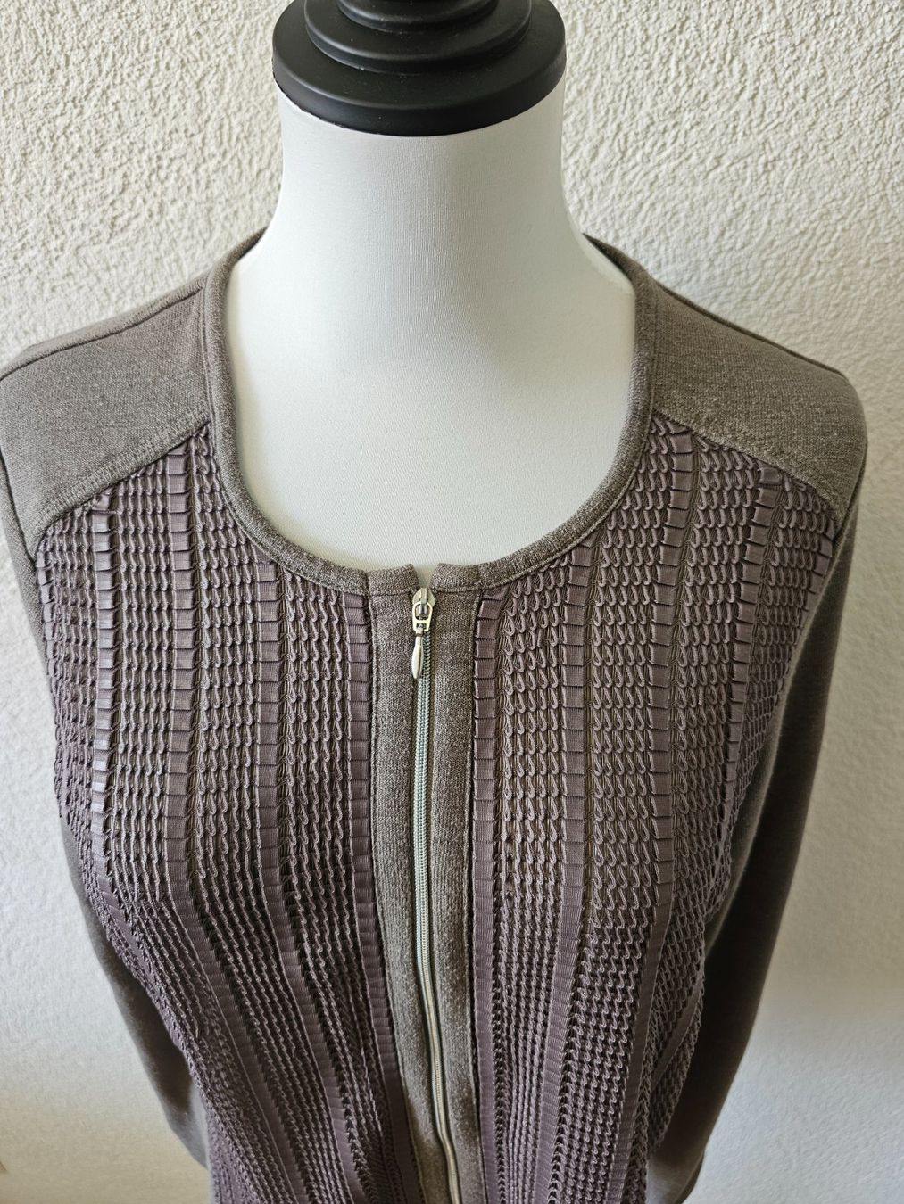 Rabe Giacche: Rabe Moden Strickjacke, taupe/greige, Gr 36 – Usato da Emmen venduto da Tumanovr 1