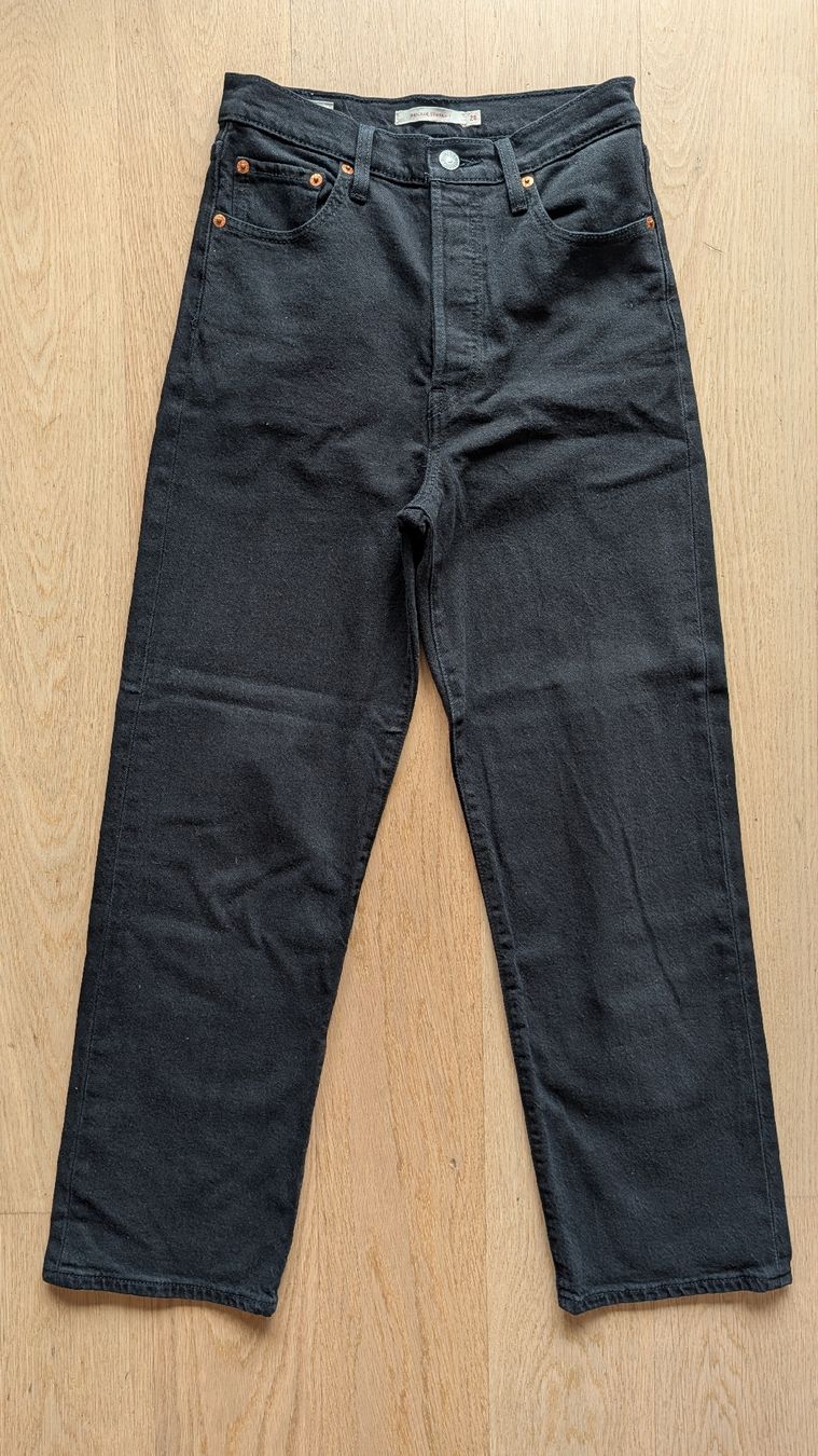 Levi's Jeans: Levi's Jeans - Ribcage Straight – Nuovo (secondo la descrizione) da Zürich venduto da nadiialivia