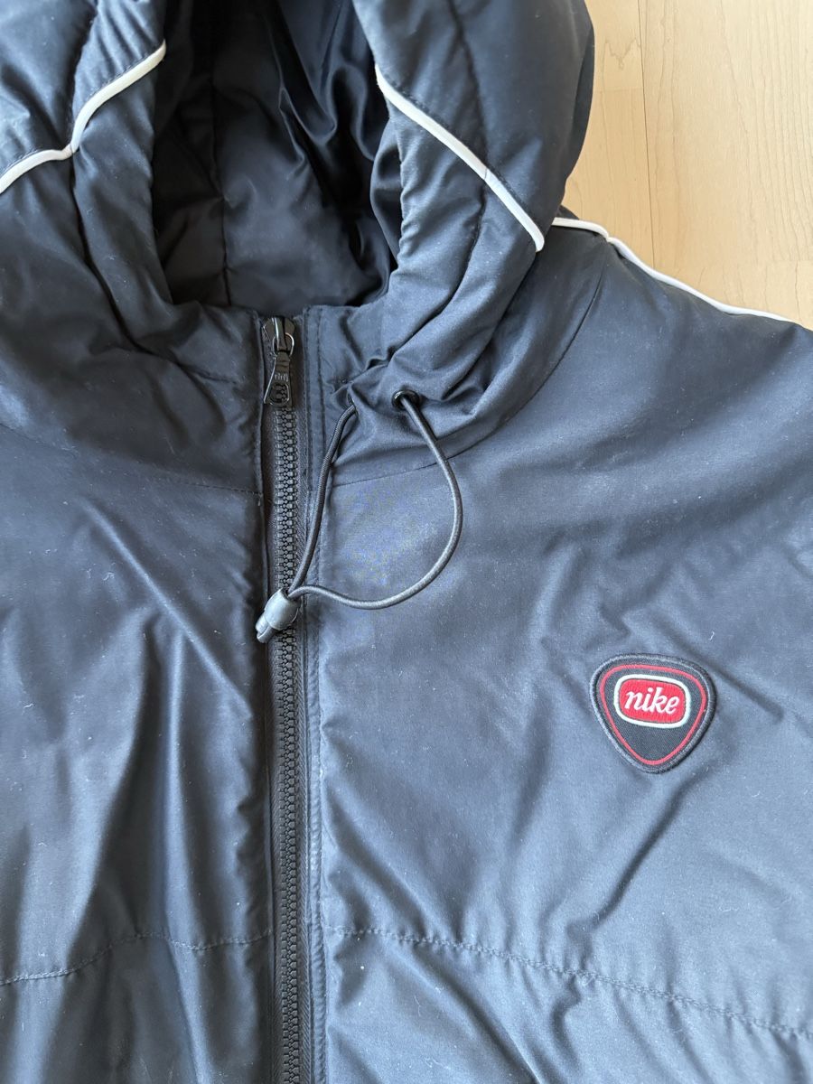 Nike Giacche: Nike Winterjacke mit Kapuze – Usato da Zürich venduto da sandro_colombini 2