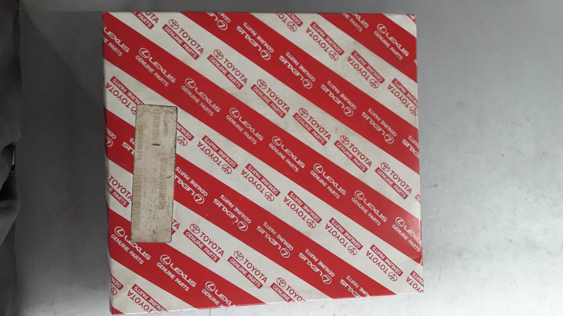Toyota Tutti pezzi di ricambio auto: Original TOYOTA Luftfilter 17801-64060 – Nuovo e nell'imballaggio originale da Flawil venduto da LG-AG_Teilemarkt 1