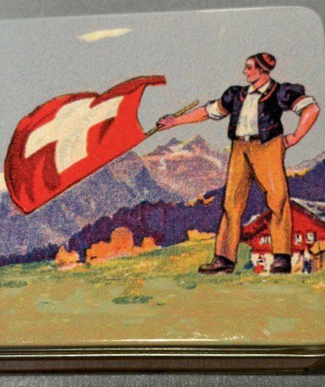 Pots: Vintage Blechdose Schweizer Folklore Trachten /Fahnenschwing – D'occasion à Kriegstetten par Dorothy66 2
