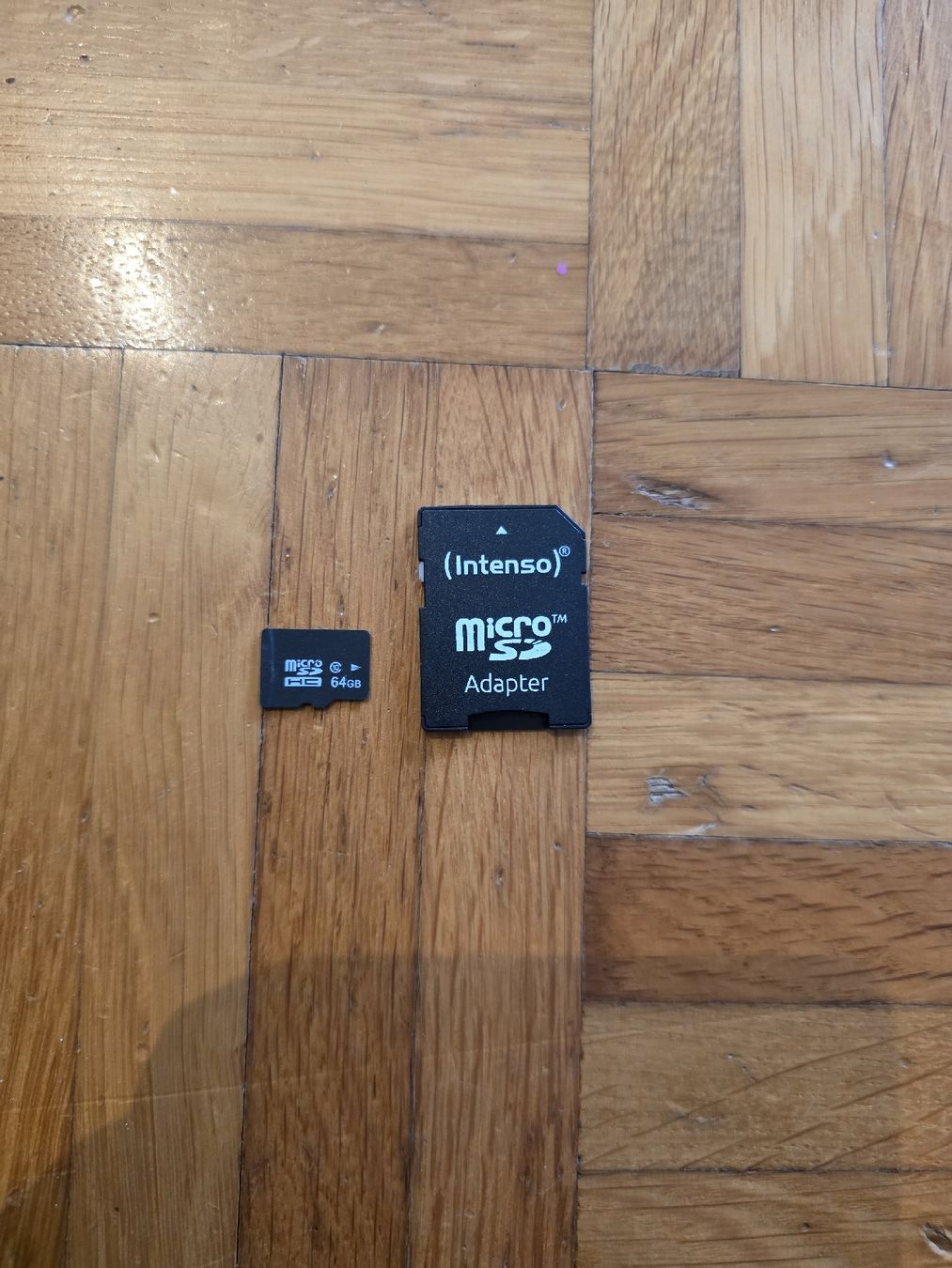 Schede di memoria: Micro SD Karte Intenso 64GB mit Adapter – Usato da Dorf venduto da Echo_Elements