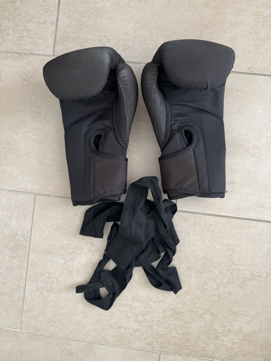 Handschuhe & Handstulpen: Kickbox-Set: Boxhandschuhe + Schienbeinschoner – Neu (gemäss Beschreibung) aus Zürich von bar_cn8p 3