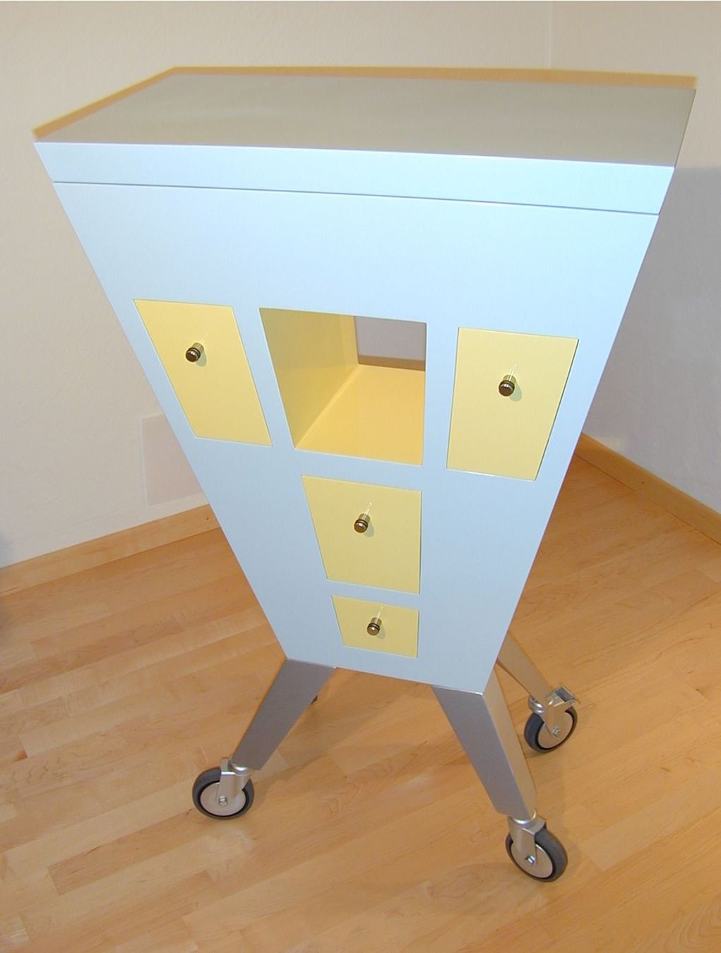 Cassettiere: Einzigartiger Design Prototyp - ein echtes Unikat – Usato da Uetikon am See venduto da E0D6593B-F 1