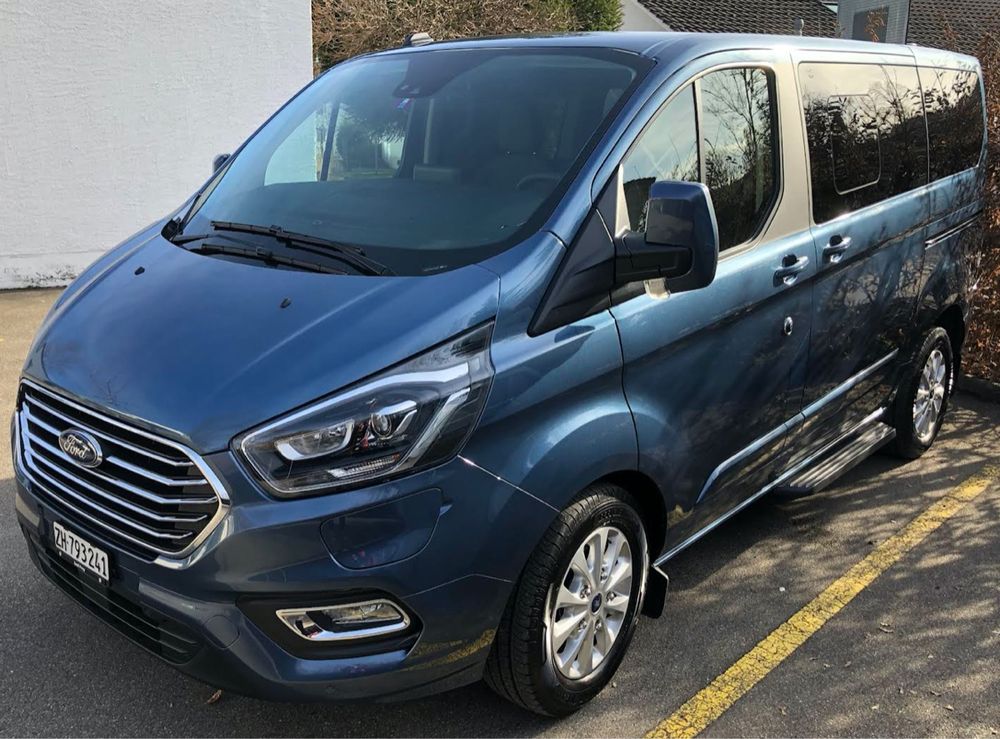 FORD Tourneo Custom Plug-In Hybrid - 8 Sitze