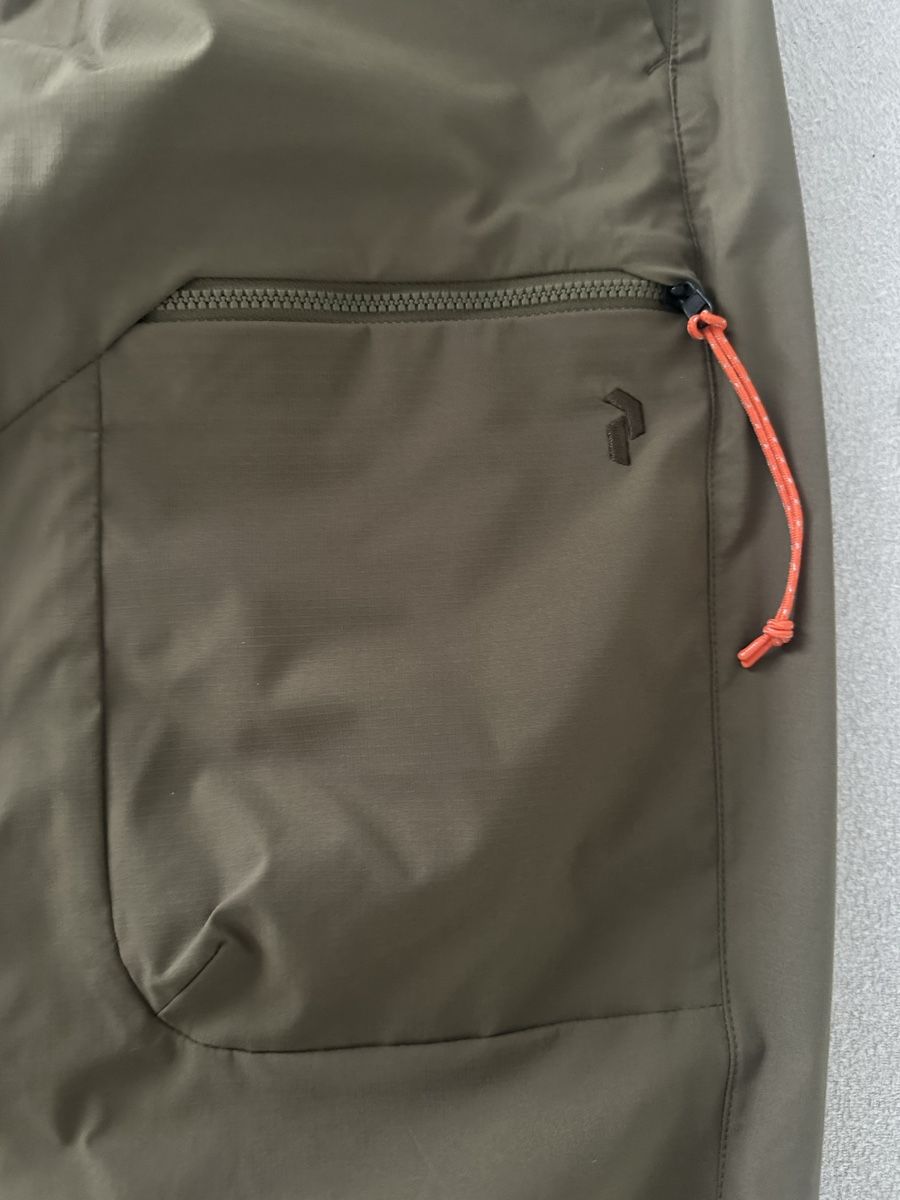 Peak Performance Pantaloni: Outdoor Cargo Pants Peakperformance S – Usato da Zürich venduto da clarissataiana 1
