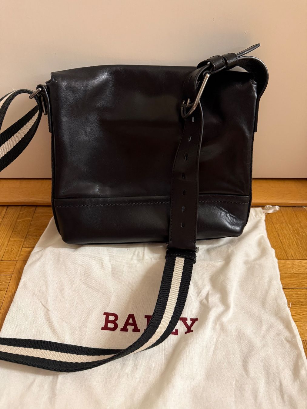 Bally Autres vêtements & accessoires: Sac en bandoulière Bally – D'occasion à Genève par Igoreuf 2