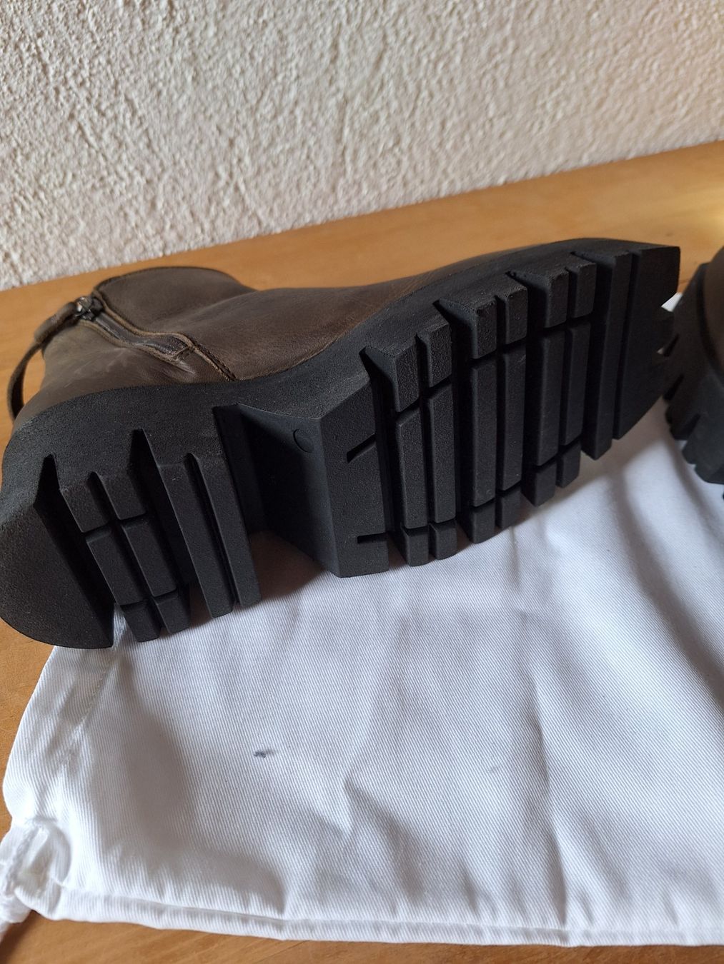 Lofina Chaussures femmes: Lofina Schuhe Gr. 38 – D'occasion à Huttwil par Xy79 2