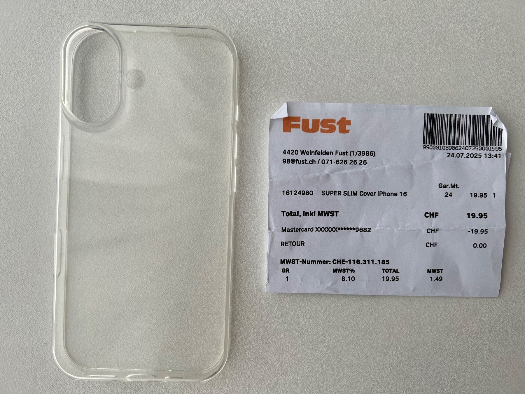 Cover & Protezioni schermo: Super Slim Cover iPhone 16 - Durchsichtig! – Nuovo (secondo la descrizione) da Steckborn venduto da rboelsterli