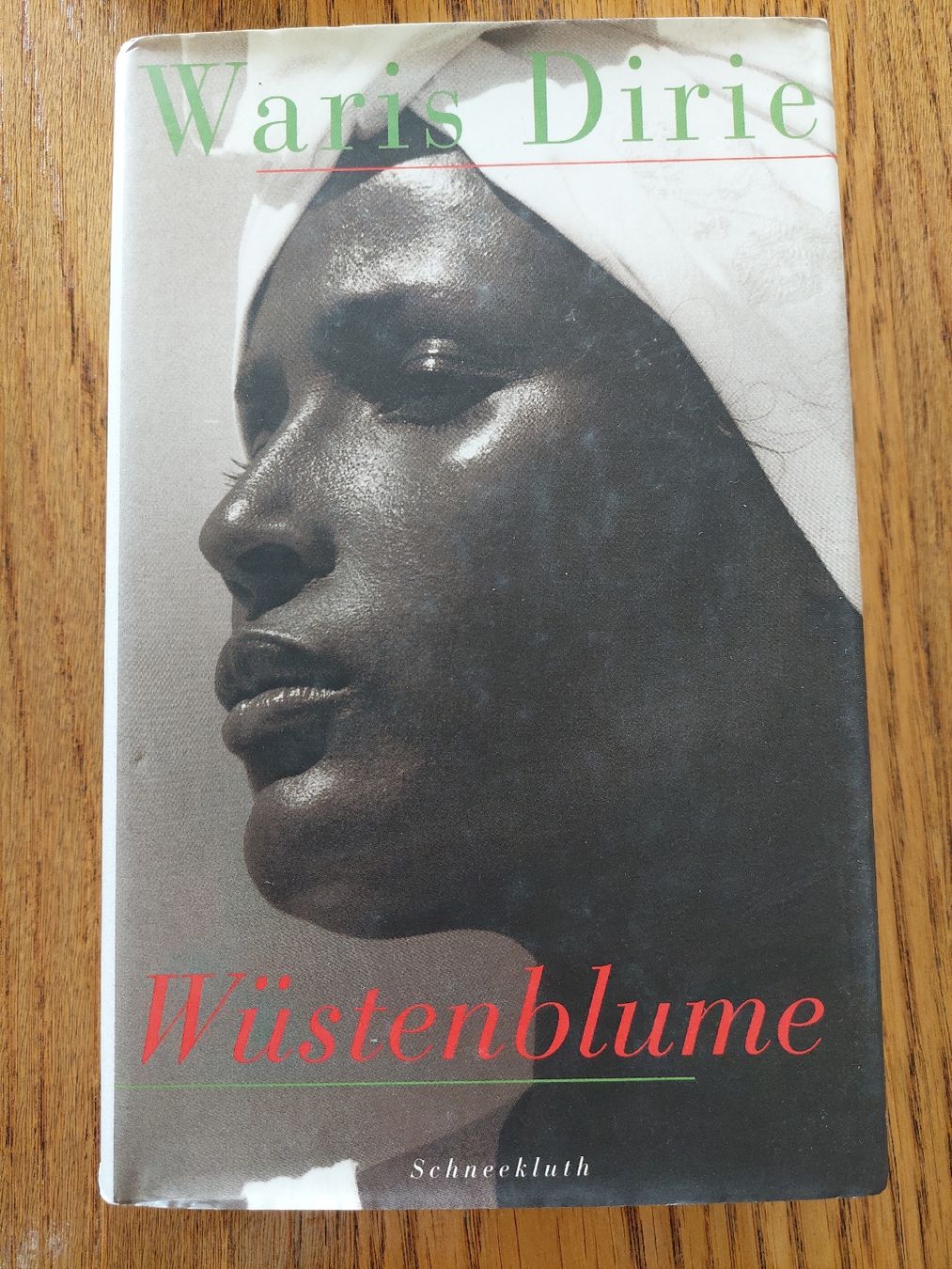 Libri: Waris Dirie - Wuestenblume – Usato da Neftenbach venduto da Kim_Baggi